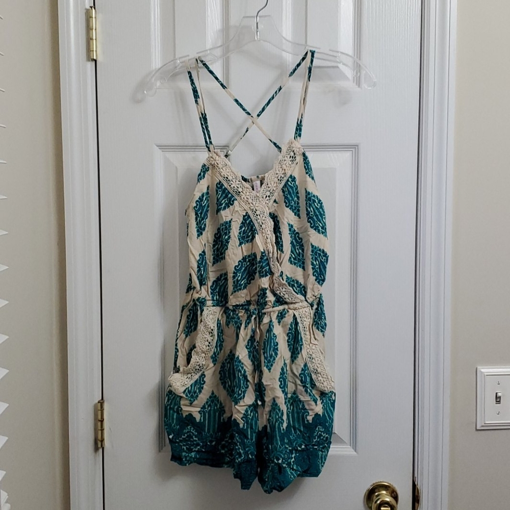 Xhilaration Pocketed Romper